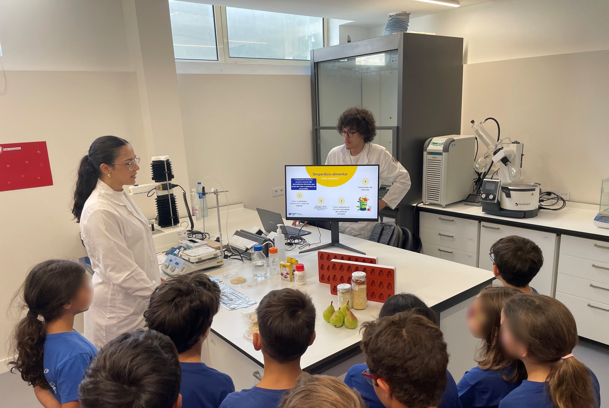 Read more about the article Between science, health and inclusion: children visit NutriLab and aTOPlab